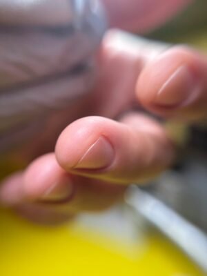 Combi Manicure & μικροδιορθώσεις στο ελεύθερο άκρο